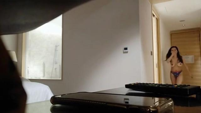 Horny Wife Watching Waiter Dare Cock Nude – Desi Viral Porn